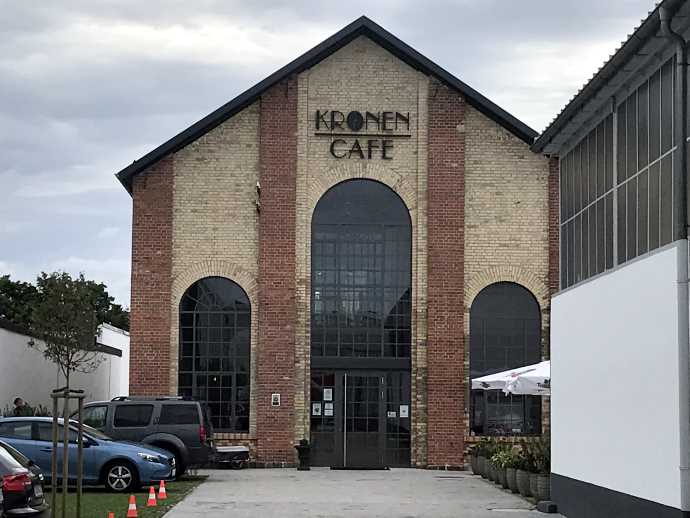 Außenansicht vom Kronen Café in Karlsruhe Grünwinkel